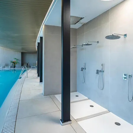 Edge Beachfront 2br - 3 Pools, 1 Heated, Spa, Gym, Cowork Apartment *